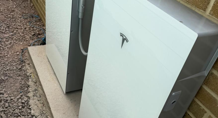 Tesla Powerwall 3 with Expansion battery and Gateway 2 for whole home back up. Installed in Maidstone